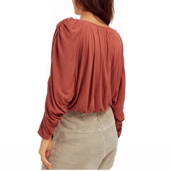 NWT Free People Beach Pleated You’re the One Crop Long Sleeve Small - Picture 3 of 4